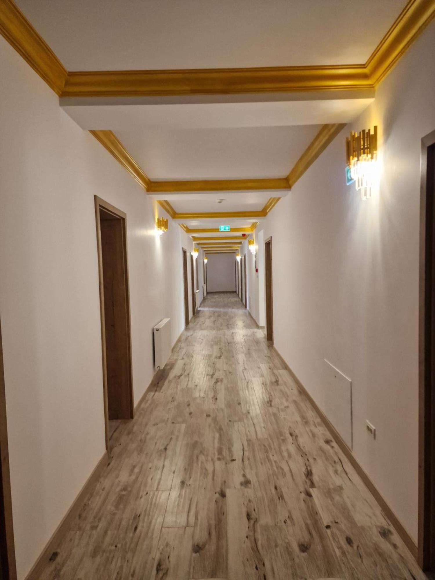 Colt De Rai Hotel Resita Exterior photo