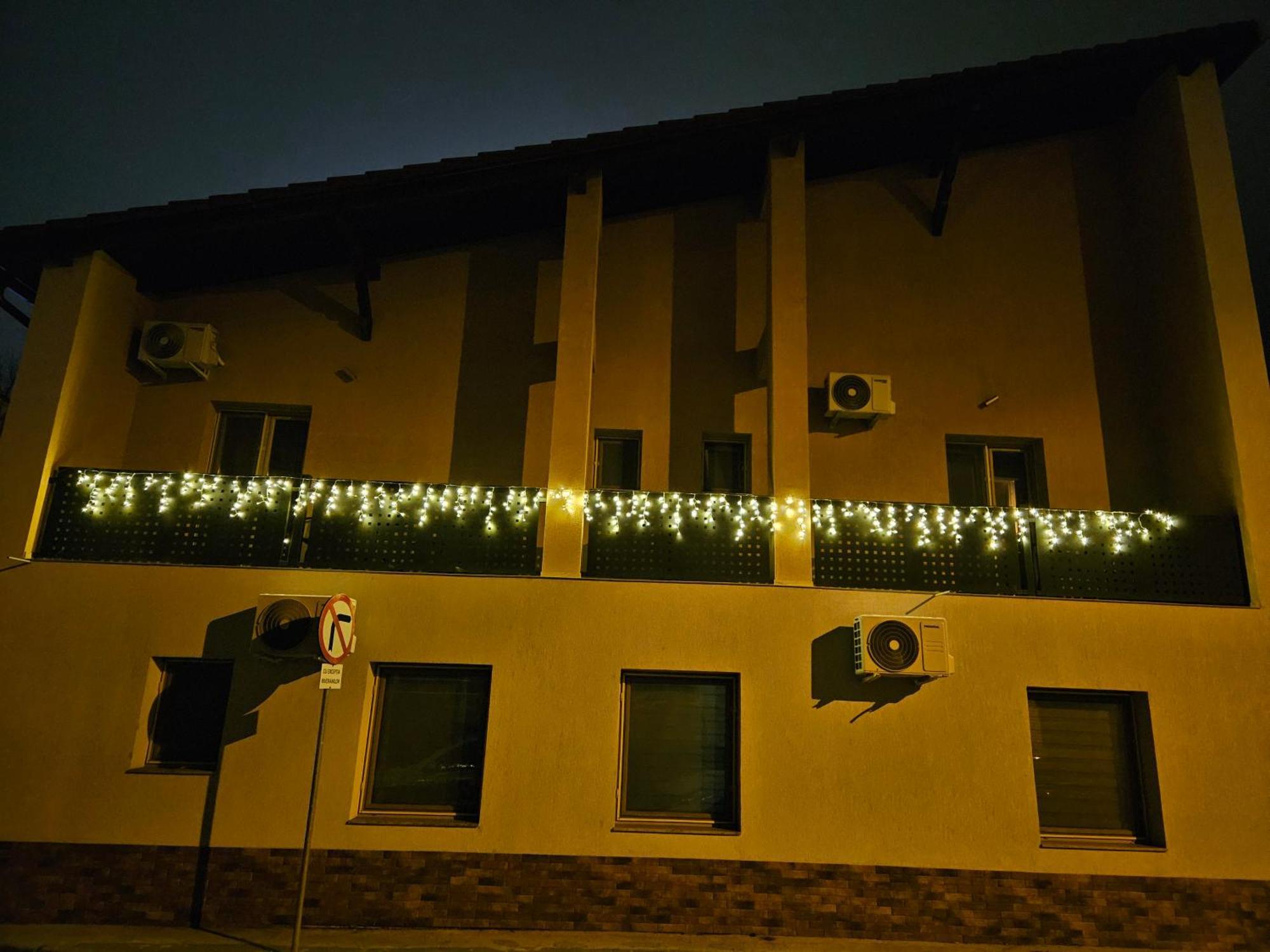 Colt De Rai Hotel Resita Exterior photo