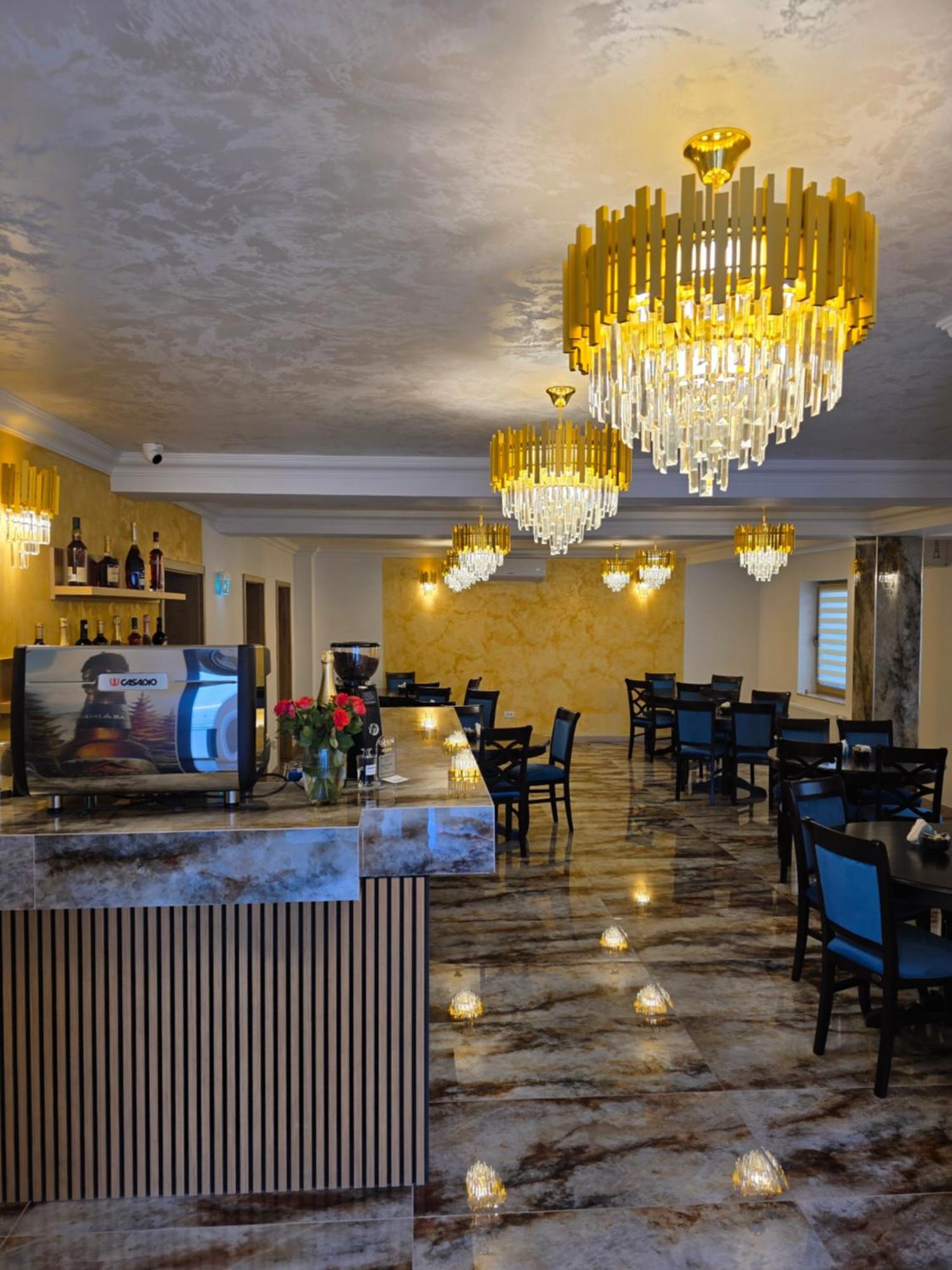Colt De Rai Hotel Resita Exterior photo